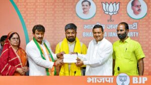 यूट्यूबर मनीष कश्यप ने भाजपा छोड़ने का किया फैसला . खबर चलाने पर FIR,  गिरफ्तारी के लिए जाएंगे सारण